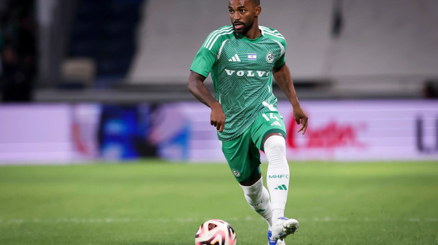 ויטל אנסימבה שחקן מכבי חיפה (צילום: מאור אלקסלסי)