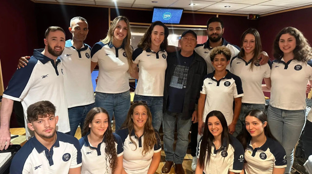 שלומי שבת עם הסגל האולימפי (צילום: הוועד האולימפי)