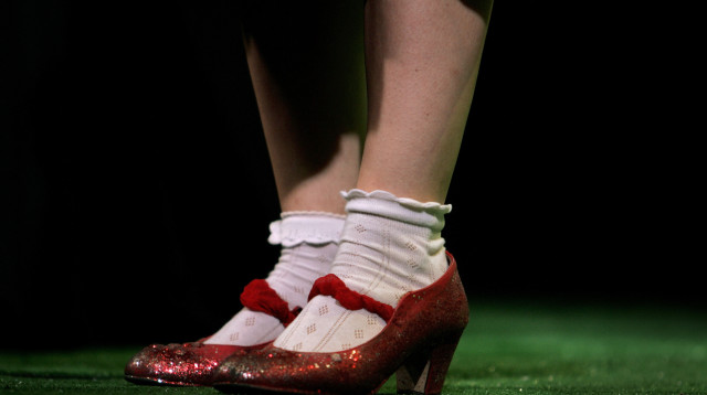 נעלייה של דורותי מארץ עוץ, נמכרו במיליונים (צילום: רויטרס)