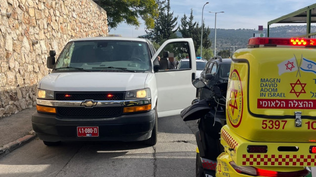 משטרה, אמבולנס, ארכיון - למצולמים אין קשר לכתבה (צילום: מד"א)