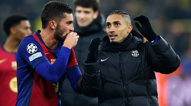 פראן טורס חוגג עם ראפיניה ברצלונה (צילום: רויטרס)