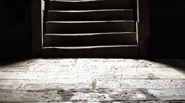 אדם נתקע בבאר, אילוסטרציה (צילום: אינגאימג')