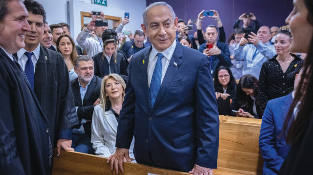 בנימין נתניהו בבית המשפט (צילום: חיים גולדברג, פלאש 90)