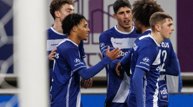 שחקני גנט חוגגים, עומרי גאנדלמן במרכז (צילום: GettyImages, KURT DESPLENTER/BELGA MAG/AFP)