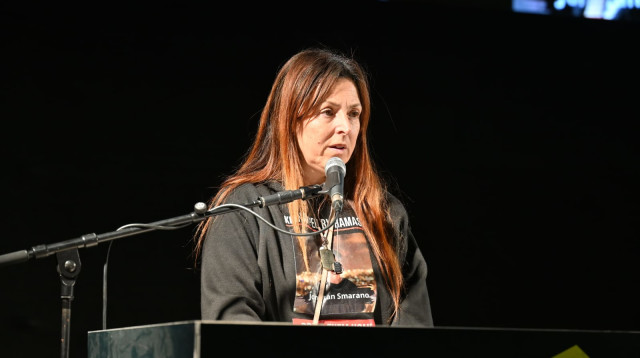 איילת סמרנו בעצרת "שרים יחד לשובם" (צילום: פאולינה פטימר)