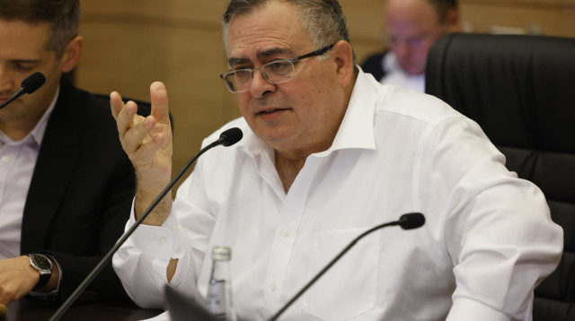 דוד ביטן, יו"ר הוועדה, בדיון על חוקי התאגיד (צילום: מרק ישראל סלם)