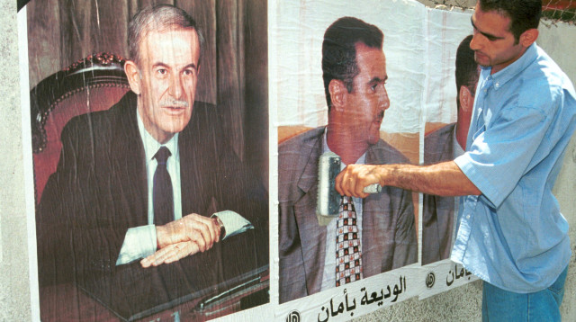 תמונות בשאר אל אסד ואביו חאפז אל אסד בביירות (צילום: רויטרס)