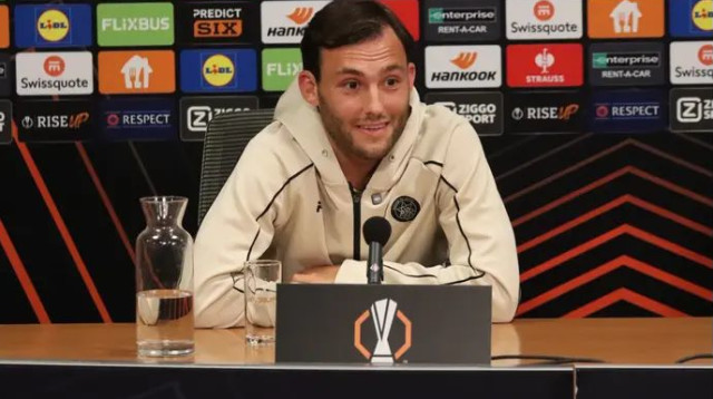 שמח לחזור לביקור מולדת. יוריס ואן אובריים (צילום: אתר רשמי, מכבי תל אביב)