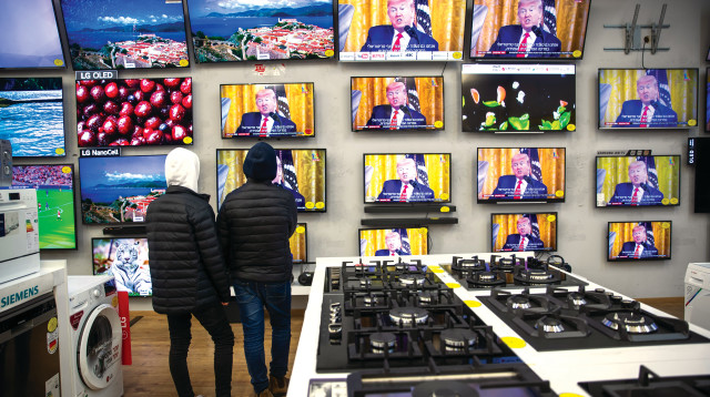 חנות מוצרי חשמל (צילום: יונתן זינדל, פלאש 90)