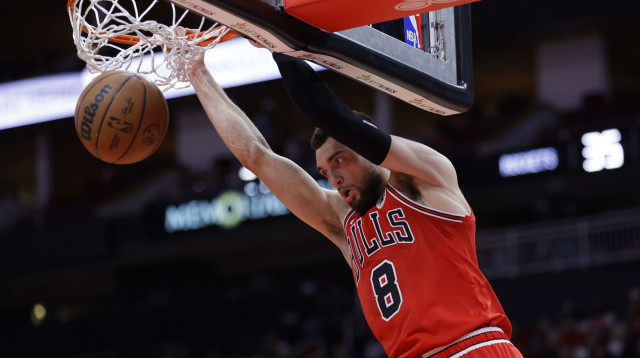 בכושר שיא. זאק לאבין (צילום: אימג'בנק  GettyImages, Carmen Mandato)