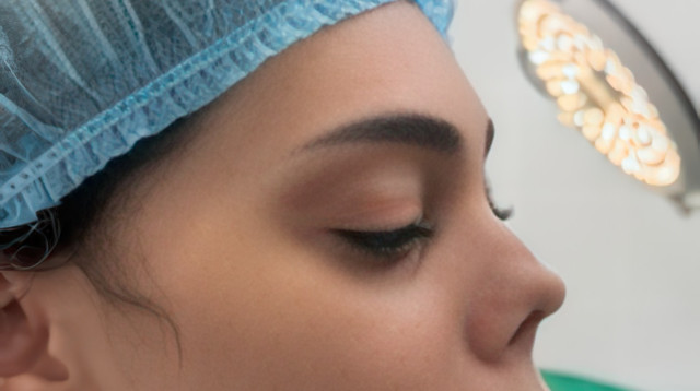 רומי אברג'יל לאחר הזיהום. הרס הסחוס (צילום: אינסטגרם)