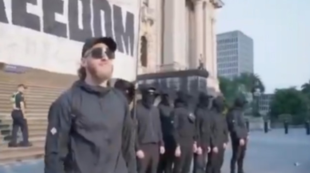 הפגנה ניאו-נאצית במלבורן, אוסטרליה (צילום: צילום מסך רשת X)