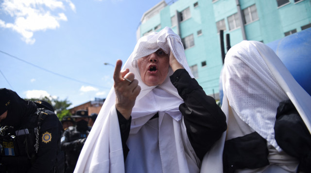 חילוץ מכת לב טהור בגואטמלה (צילום: רויטרס)