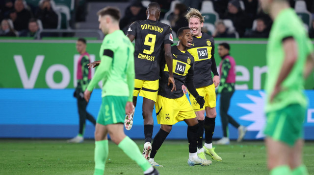 שחקני בורוסיה דורטמונד חוגגים (צילום: GettyImages, RONNY HARTMANN/AFP)