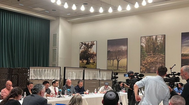 הוועדה המיוחדת לחיזוק ופיתוח הנגב והגליל (צילום: שקד שדה)