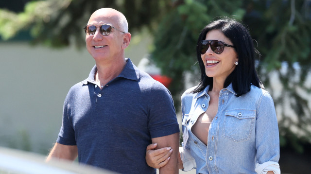 ג'ף בזוס ולורן סנצ'ז  (צילום: רויטרס)