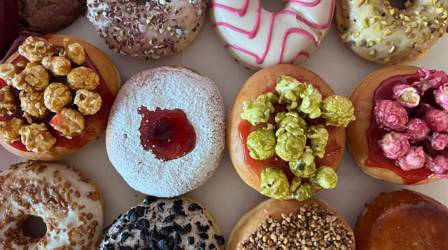 הסופגניות והדונאטס של שואו רום בייקהאוס (צילום: מעריב אונליין)