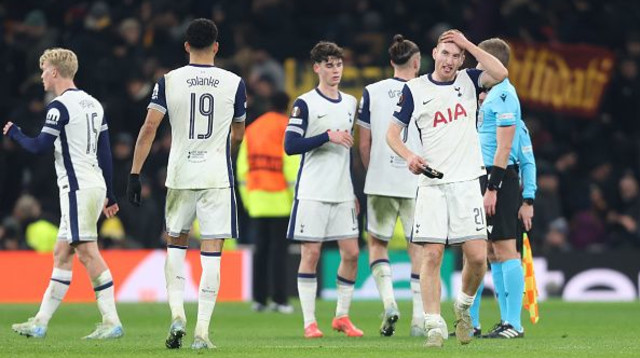 שחקני טוטנהאם מאוכזבים (צילום: Rob Newell - CameraSport / Contributor)