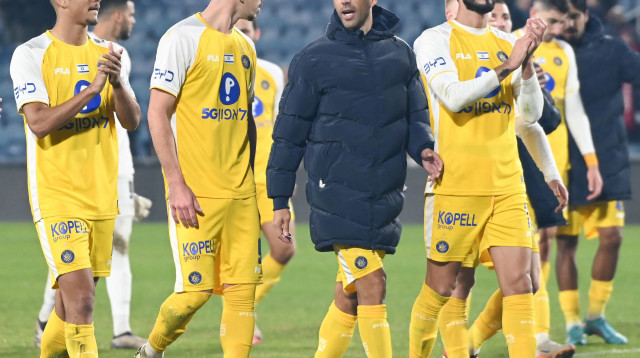 שגיב יחזקאל, ערן זהבי, דור תורג'מן, אלעד מדמון שחקני מכבי תל אביב (צילום: ברני ארדוב)