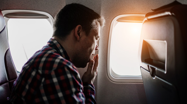 טיסה ארוכה (צילום: שאטרסטוק)