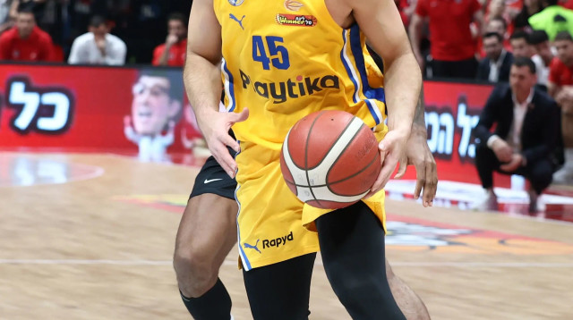 שחקן מכבי תל אביב תמיר בלאט (צילום: דני מרון)