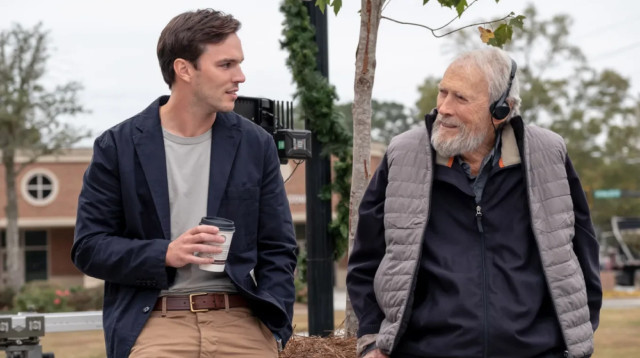 קלינט איסטווד, ניקולס הולט (צילום: באדיבות אולפני וורנר)