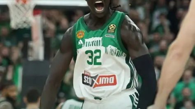 שחקן פנאתינייקוס ווניין גבריאל (צילום: אתר רשמי, מתוך הטוויטר של פנאתינייקוס)