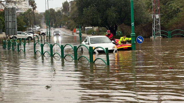 הצפה בחדרה (צילום: כבאות והצלה)