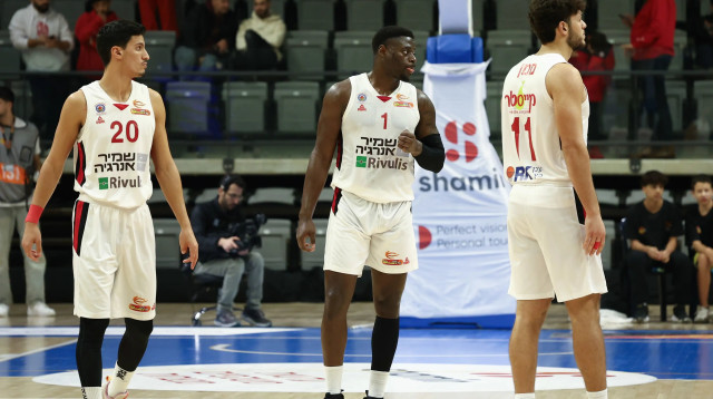 שחקני הפועל גליל עליון, בן ממן (11) ראלי אולקינס (1), רון כהן (20) (צילום: דני מרון)