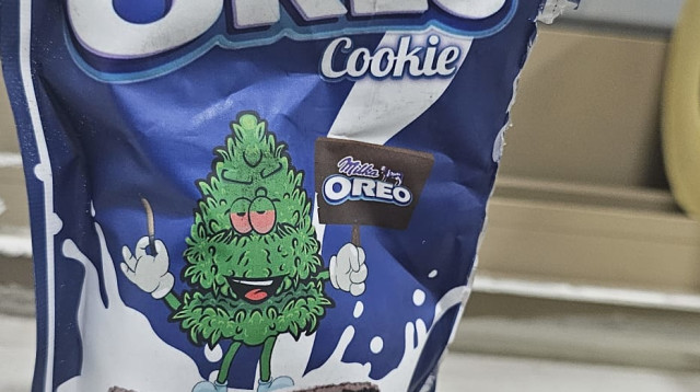 שקיות אוריאו דרכן חולקו סמים (צילום: משטרת ישראל)