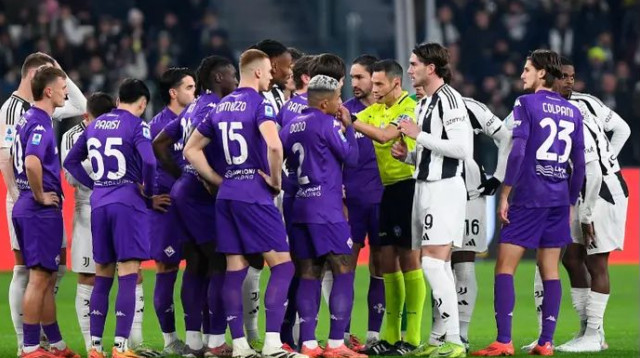 המשחק הופסק בגלל קריאות גזעניות מהקהל האורח לעבר דושאן ולאחוביץ' (צילום: רויטרס)