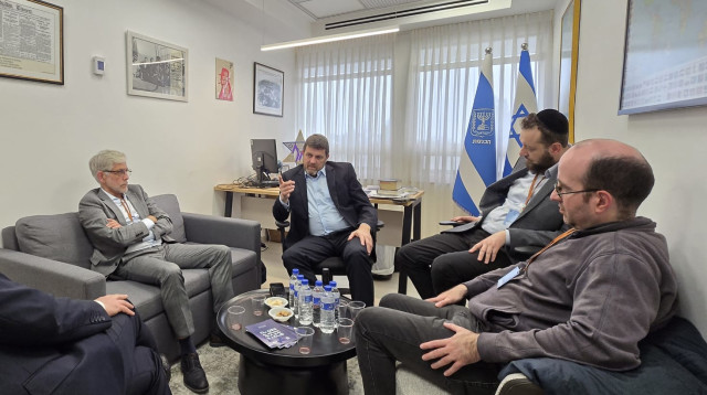 מלגליזציה של מועצות רובעים בערי ישראל ועד לתמיכה במדינתיות של הכורדים בסוריה (צילום: עמותת דור מוריה)