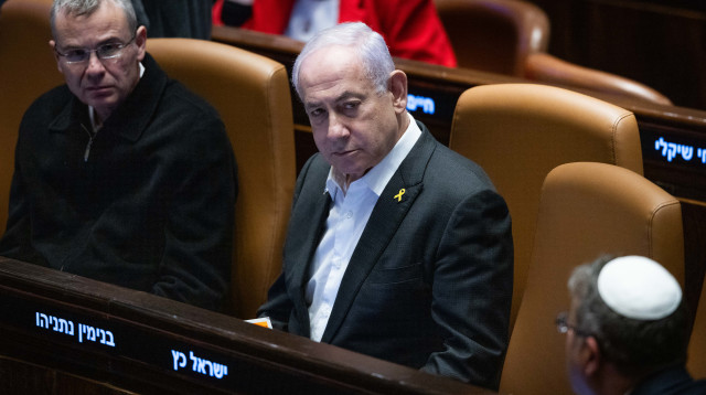 ביבי במבט זועם אל עבר בן גביר בהצבעה על חוק הרווחים הכלואים (צילום: Flash90)