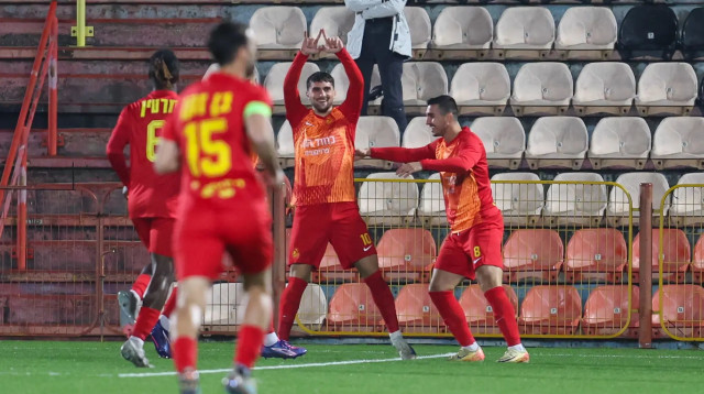 מוחמד כנעאן שחקן מ.ס. אשדוד חוגג שער (צילום: לירון מולדובן)