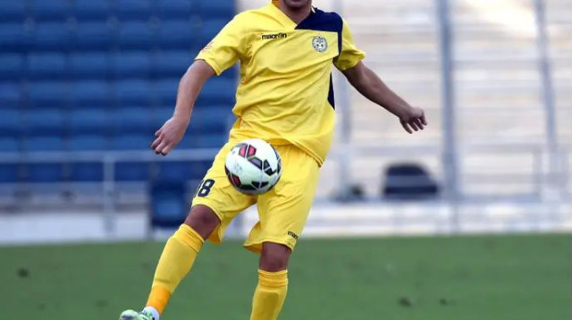 גל דביר בימיו במכבי הרצליה (צילום: ברני ארדוב)