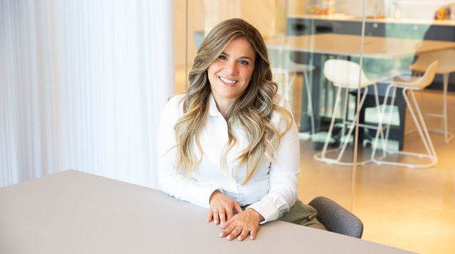 עדי פנחס סלם: מניהול מיליארדים ועד בניית עתיד פיננסי בטוח (צילום: קיו עילית ביוטי)