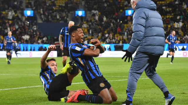 דנזל דומפריס, שחקן אינטר (צילום: רויטרס)