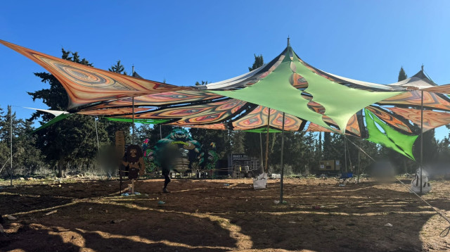 מסיבת טבע בשטח פתוח באזור הגלבוע (צילום: דוברות המשטרה)