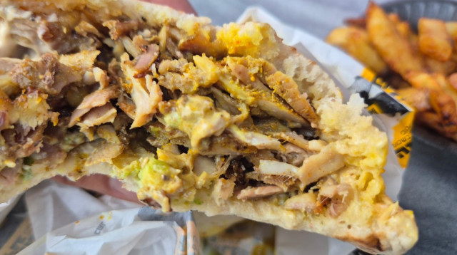 פינת השווארמה (צילום: יניב משיח)