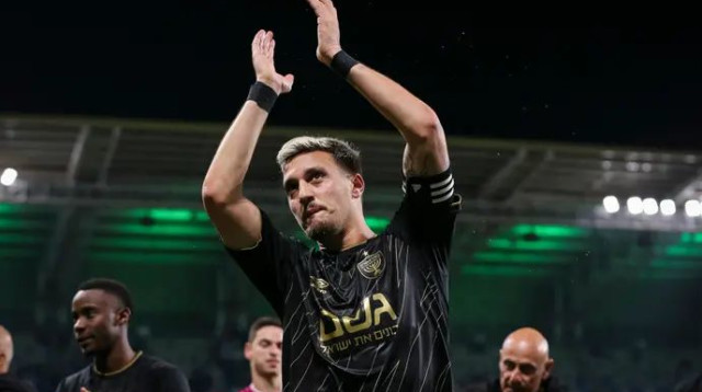 "תאווה לעיניים". יצחקי על ירדן שועה (צילום: מאור אלקסלסי)