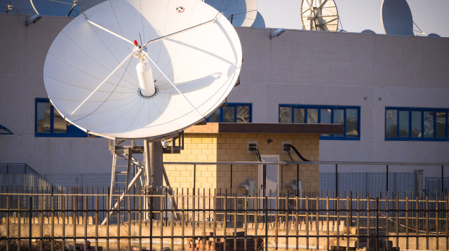 תקשורת לווינית (צילום: אינג'אימג')