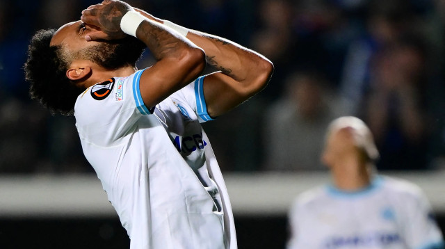 פייר אמריק אובמיאנג שחקן מארסיי מאוכזב (צילום: GettyImages, MARCO BERTORELLO/AFP)