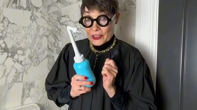 מדאם זיעה, מומחית להיגיינת גוף (צילום: צילום מסך טיקטוק)