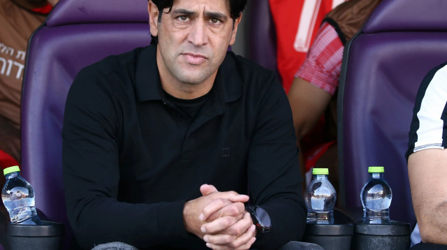 אליניב ברדה מאמן הפועל תל אביב (צילום: אודי ציטיאט)