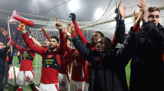 שחקני ברסט חוגגים (צילום: GettyImages, FRED TANNEAU/AFP)