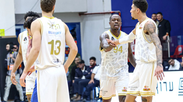 ג'ייקובן בראון, הפועל עפולה מול מכבי תל אביב (צילום: לילך וייס רוזנברג)