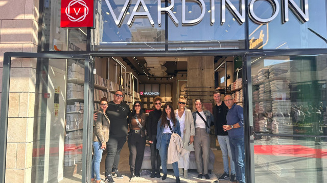 הנהלת חטיבת נעמן ורדינון בפתיחת החנות בביג אור עקיבא (צילום: שלי לוי)