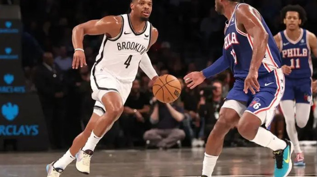 בדרך לאירופה. דניס סמית' ג'וניור (צילום: GettyImages)