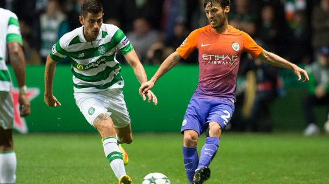 ניר ביטון במדי סלטיק מול דויד סילבה ממנצ'סטר סיטי (צילום: Rob Casey - SNS Group / Contributor)