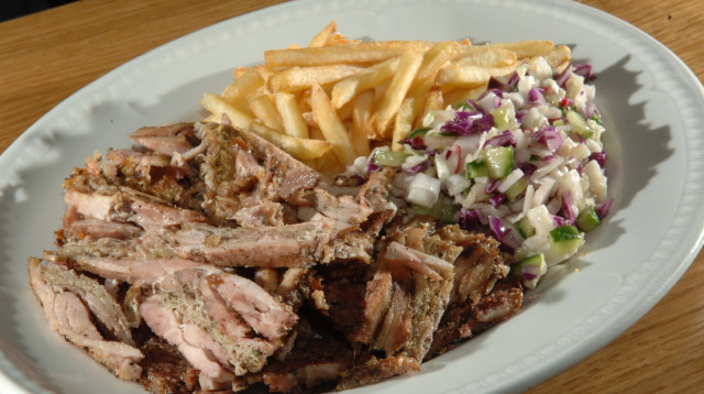 שווארמה בצלחת (צילום: ראובן קסטרו)